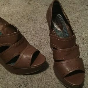 Madden girl wedges